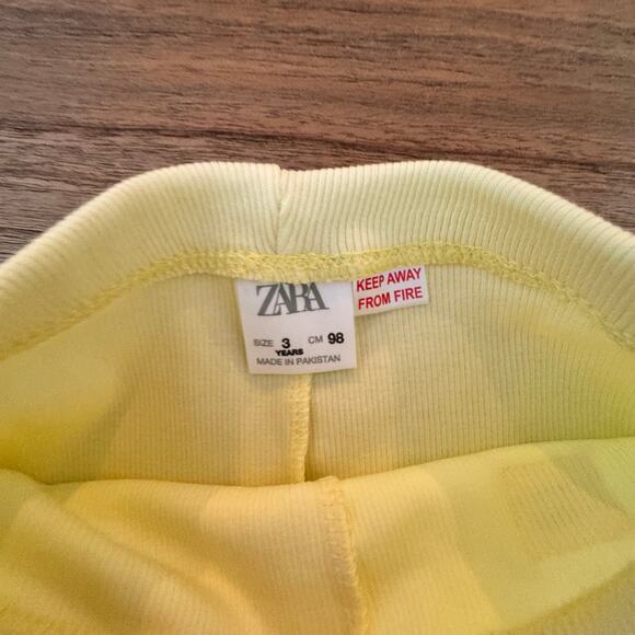 Zara Ribbed Legging Shorts - Size 3 years - Picture 2 of 3